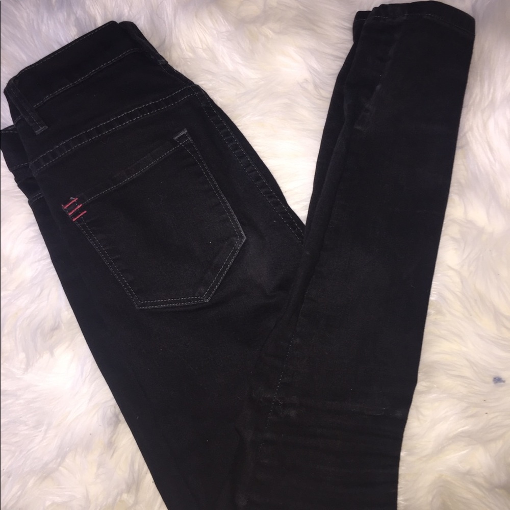Black super skinny jeans